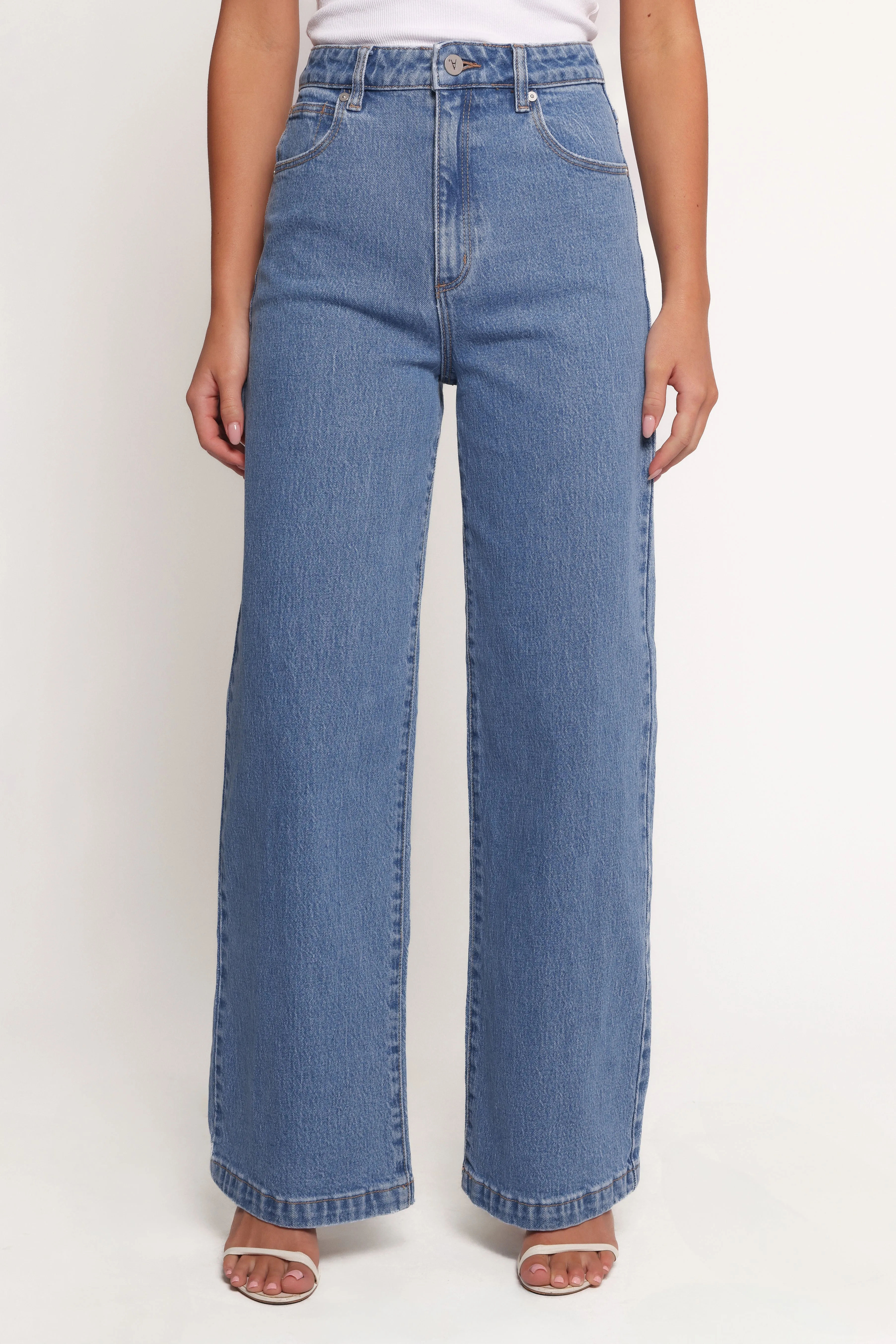 Abrand 94 High Wide Petite Jeans - Debbie
