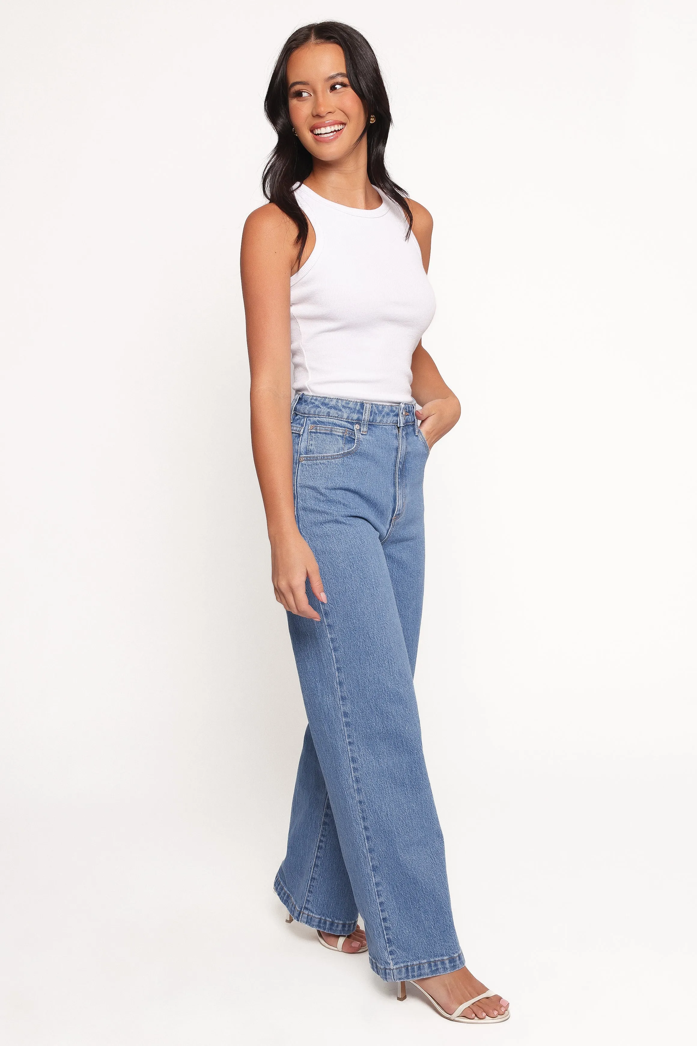 Abrand 94 High Wide Petite Jeans - Debbie