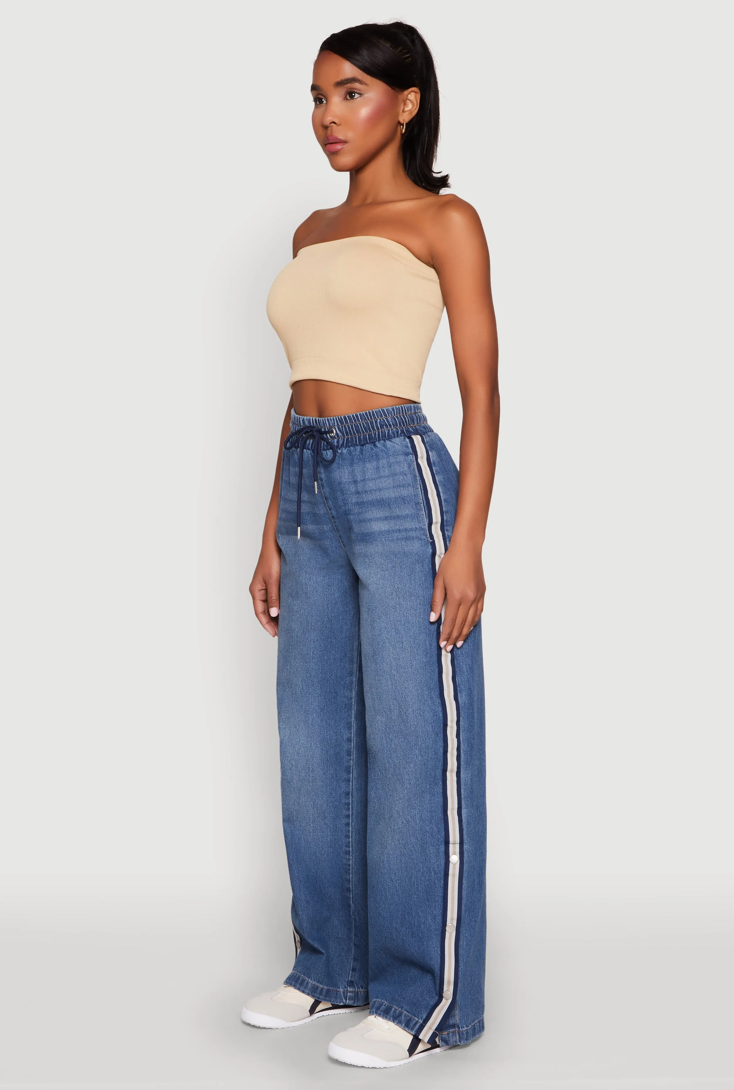 Almost Famous Contrast Trim Whiskered Jeans