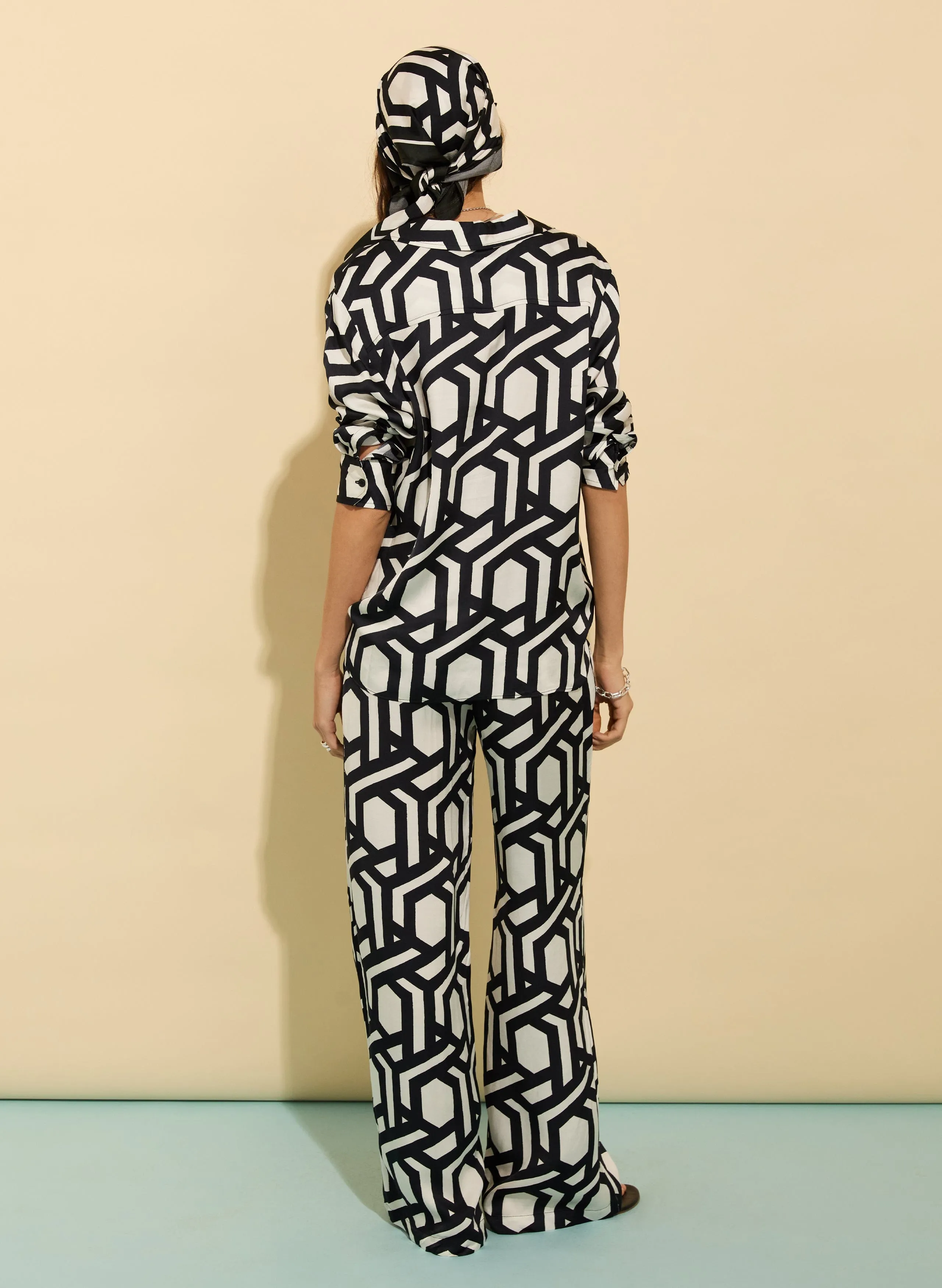 Ashlyn Printed Satin Shirt | Black Geo