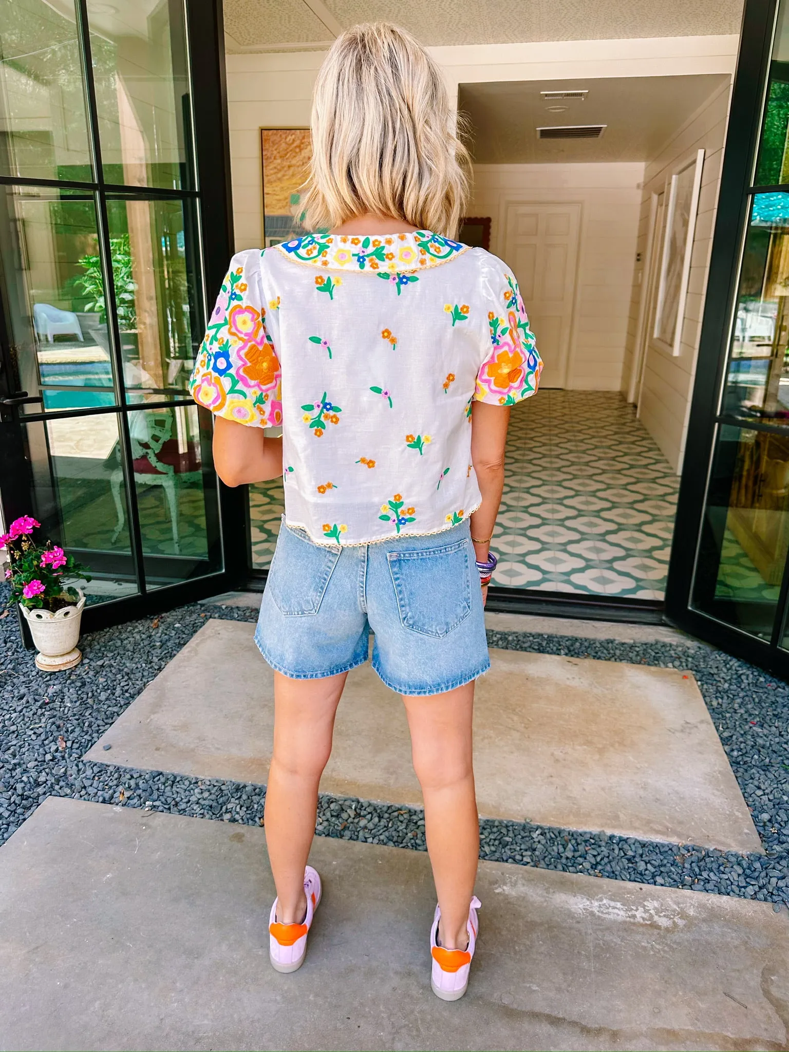 BLISSFUL BLOOMS EMBROIDERED COLLAR TOP