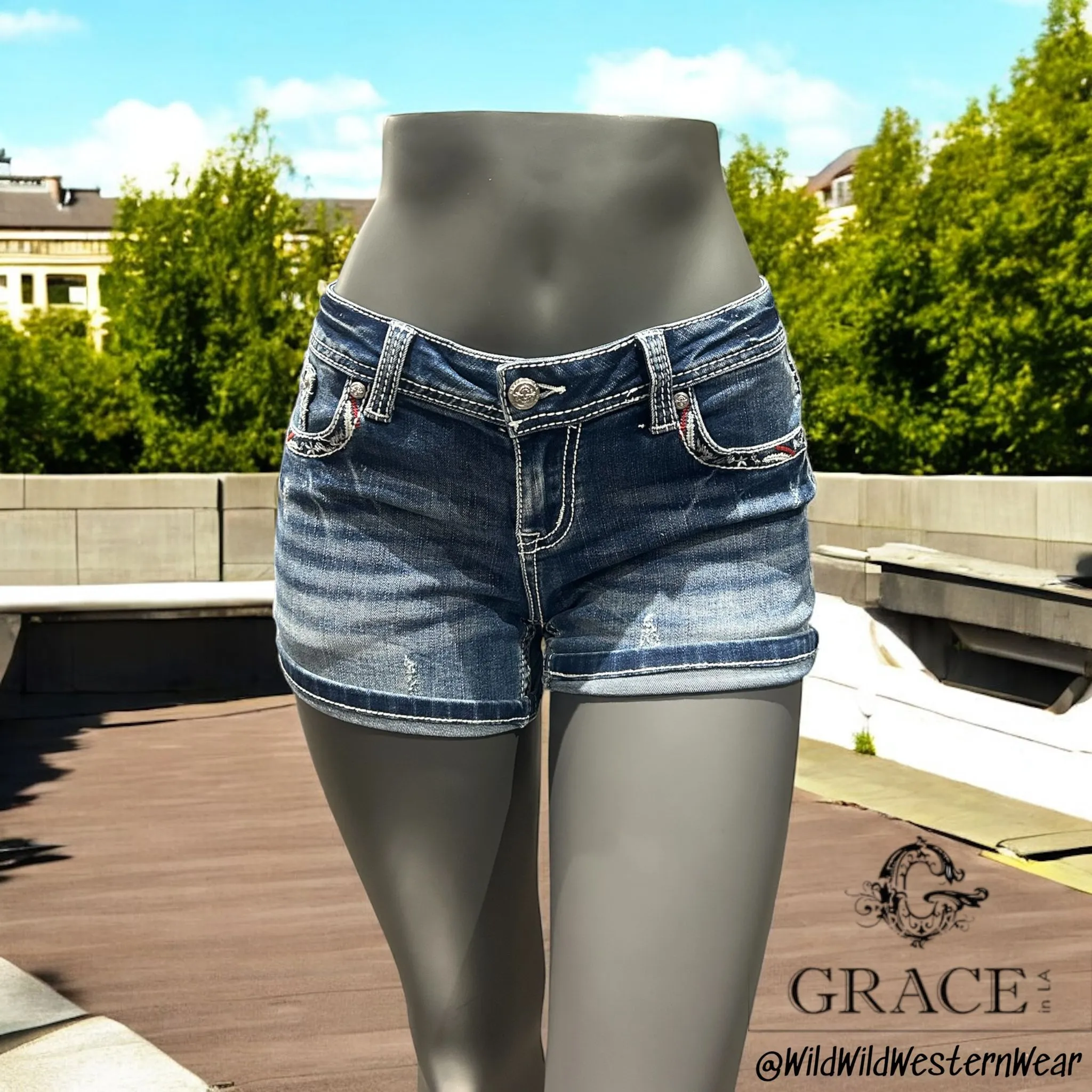 Grace Jeans Horseshoe Detail Pockets Low Rise Jean Short JHW51782