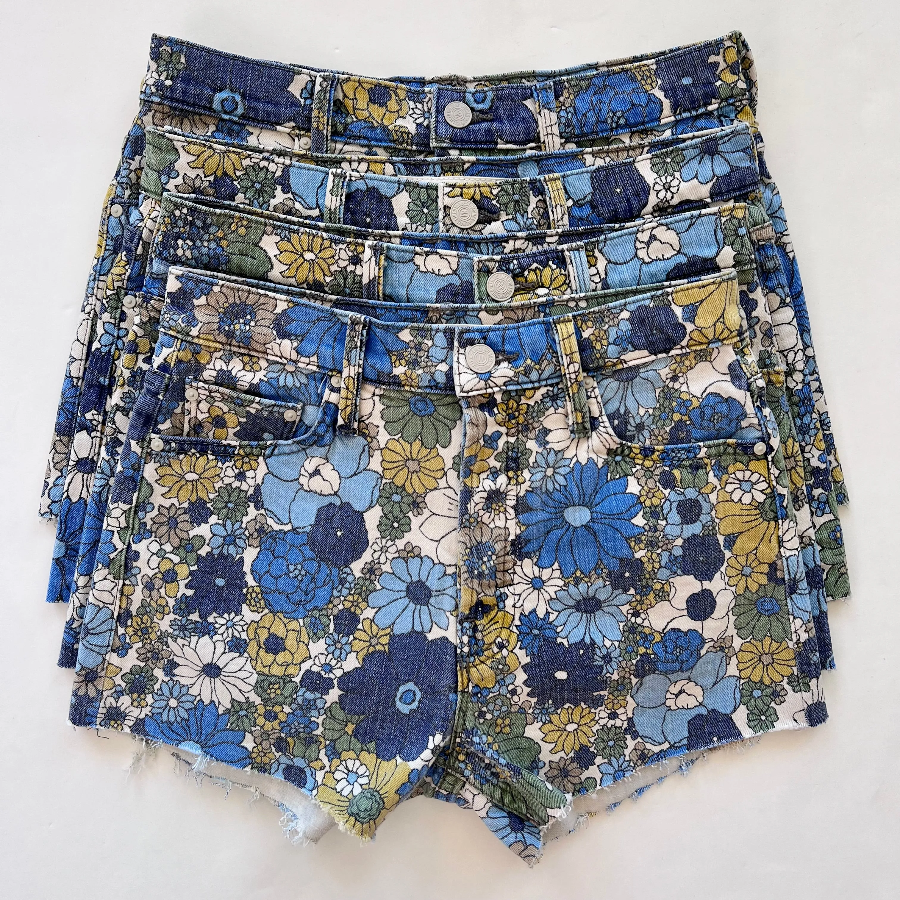 Mo4332 Tomcat Kick Fray Short - Flowers