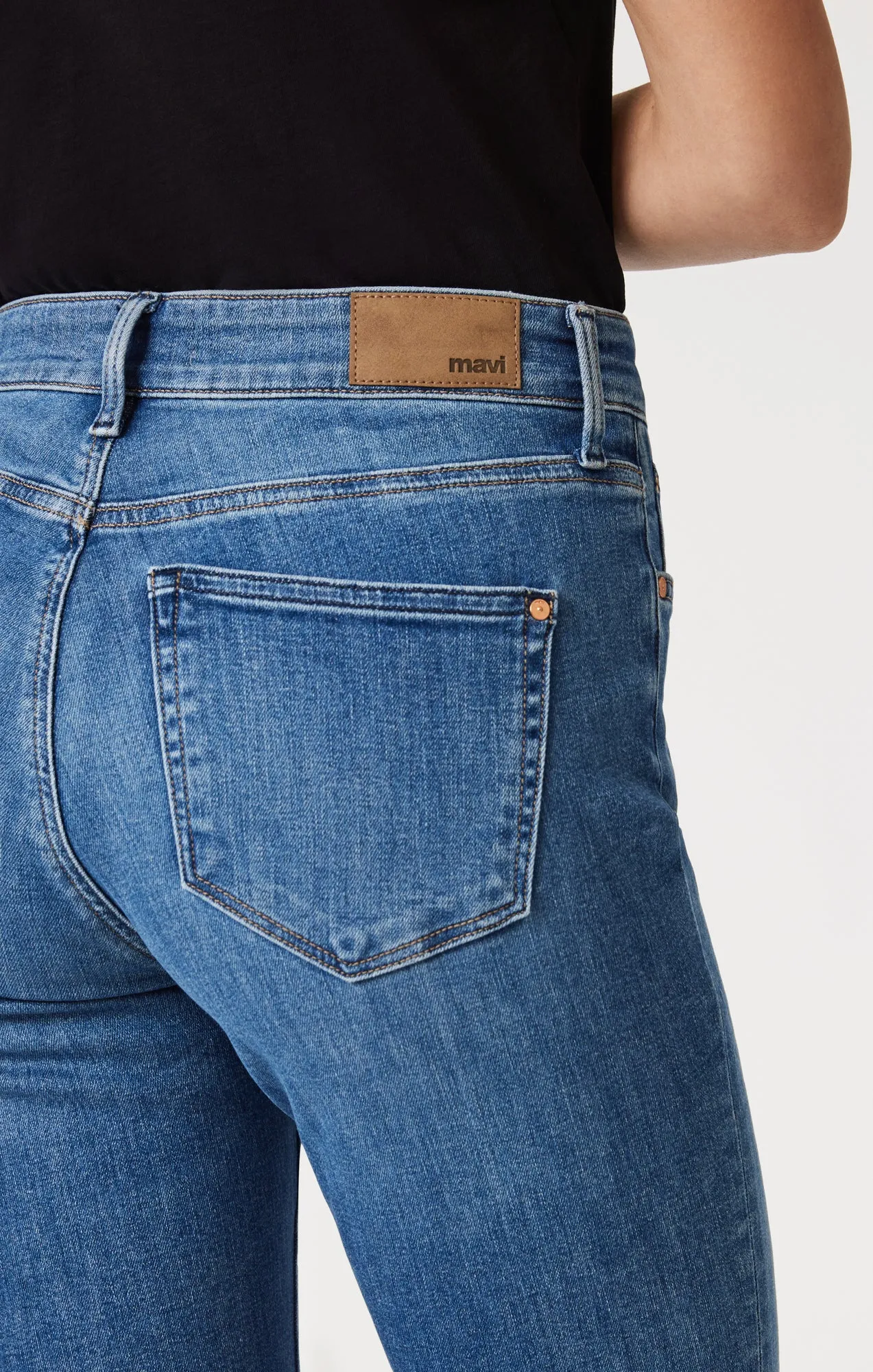 MOLLY BOOTCUT IN MID BRUSHED FLEX BLUE