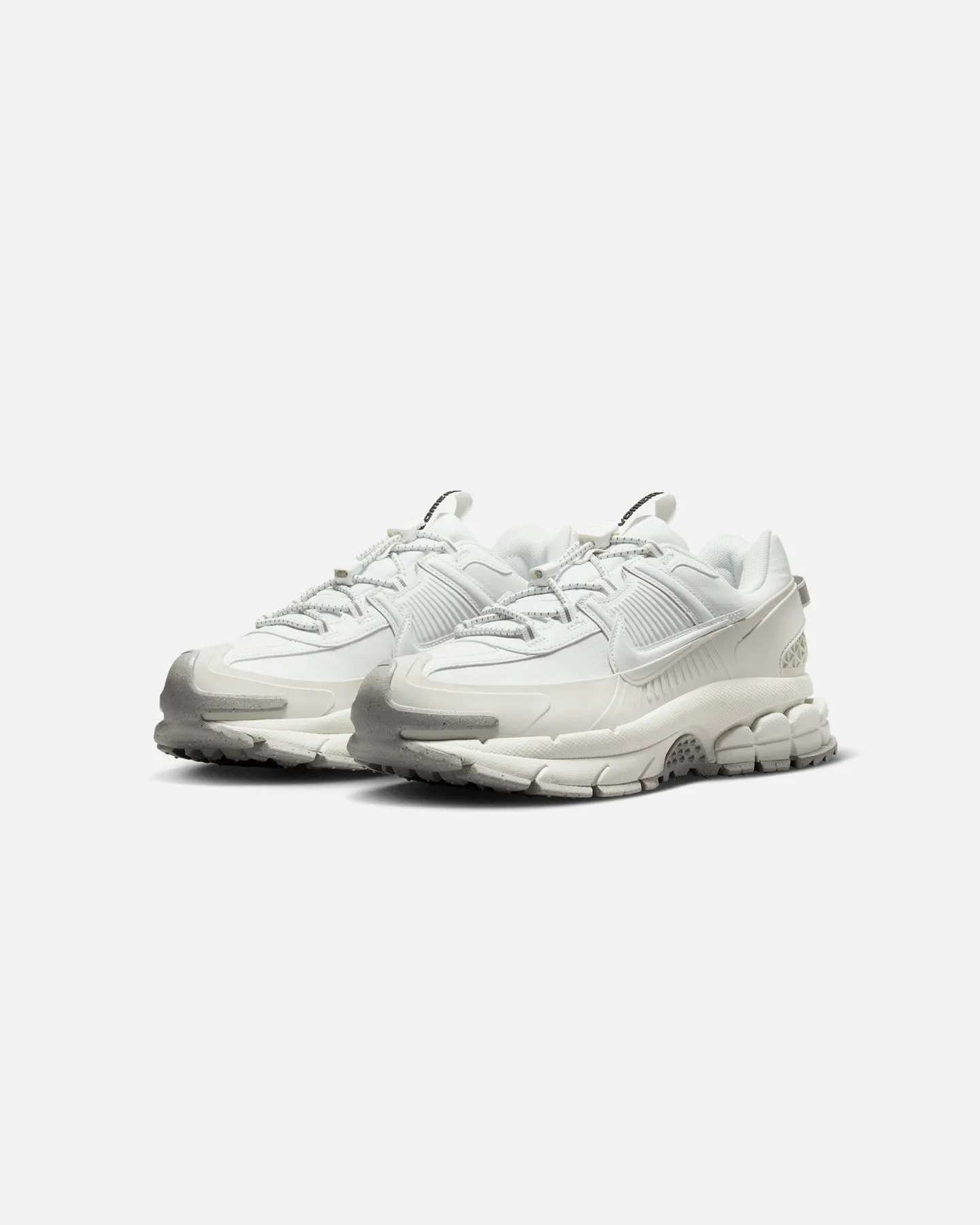 Nike Women's Zoom Vomero Roam Summit White/Summit White