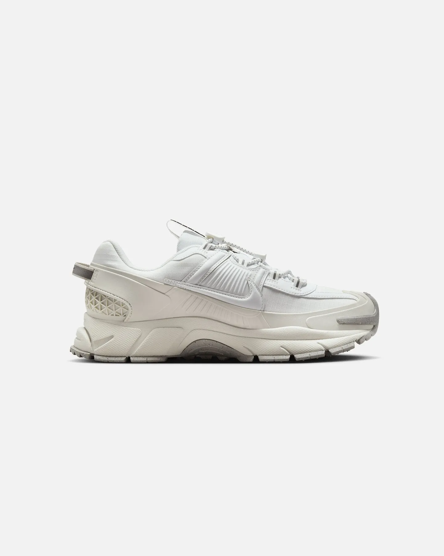 Nike Women's Zoom Vomero Roam Summit White/Summit White