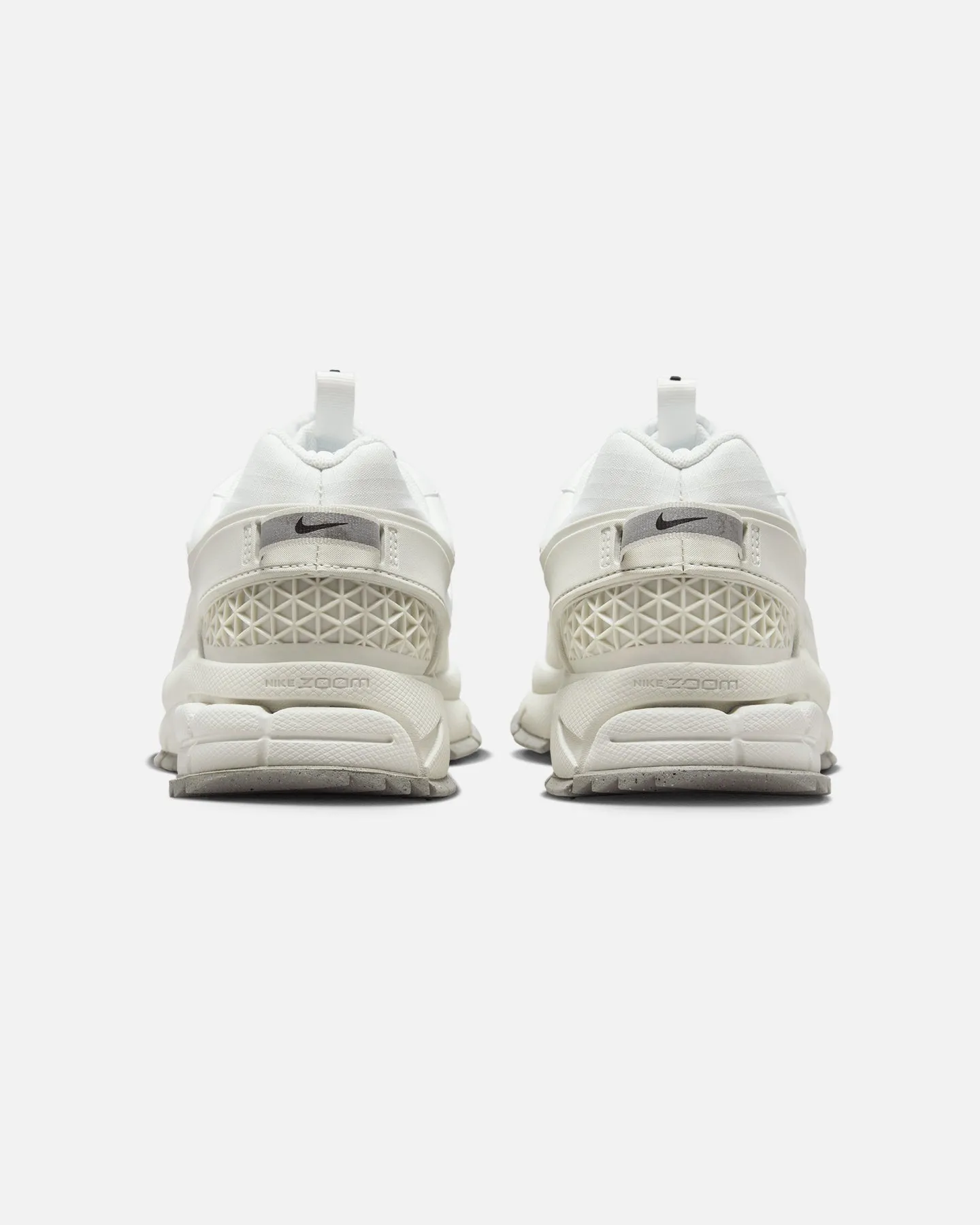 Nike Women's Zoom Vomero Roam Summit White/Summit White