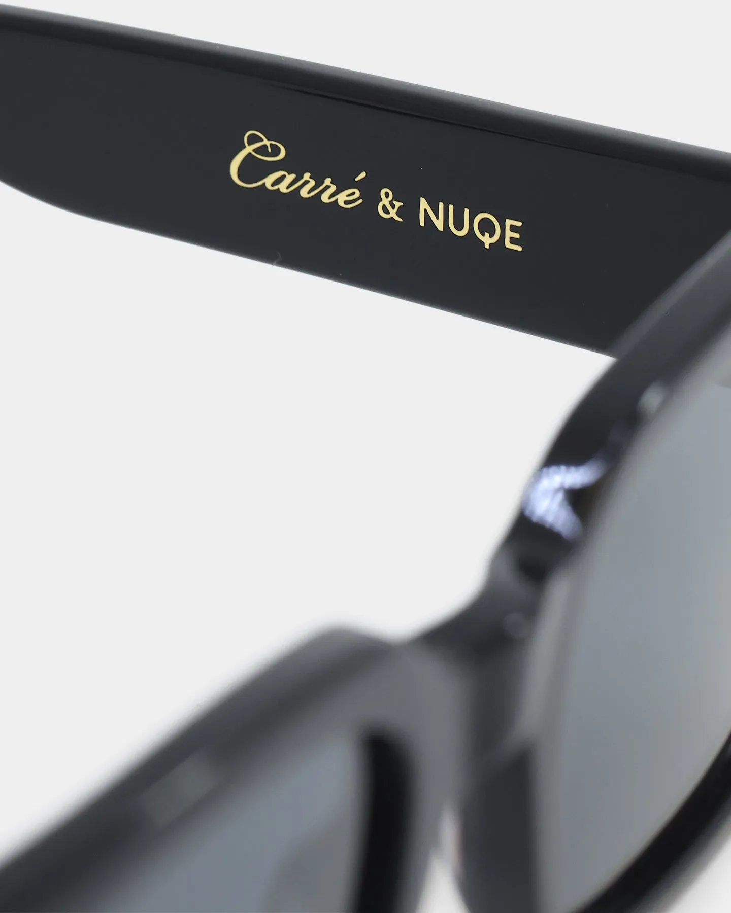 NUQE X Carré Louis Sunglasses Black/Gold