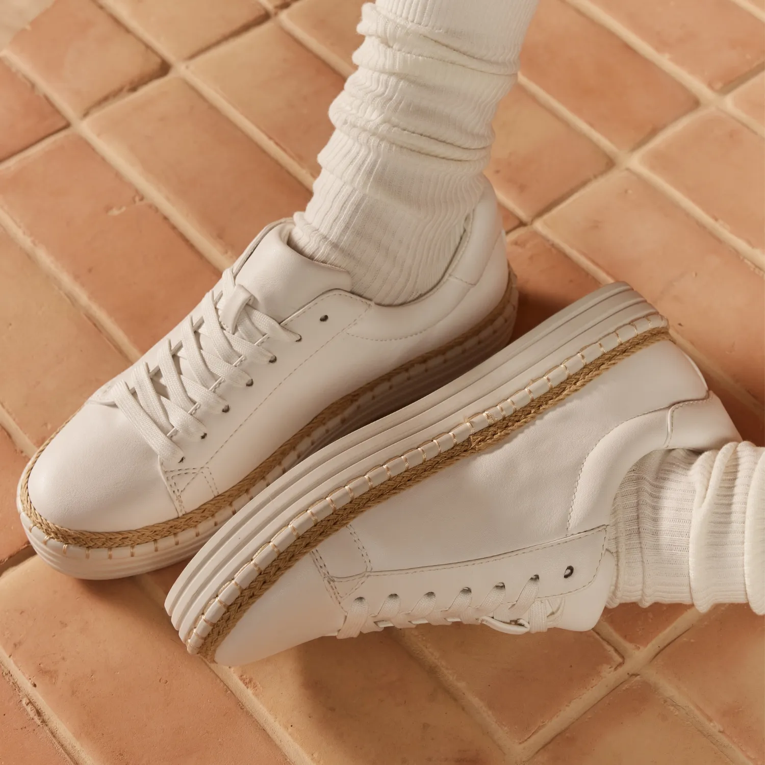 Quay Flatform Sneakers - White
