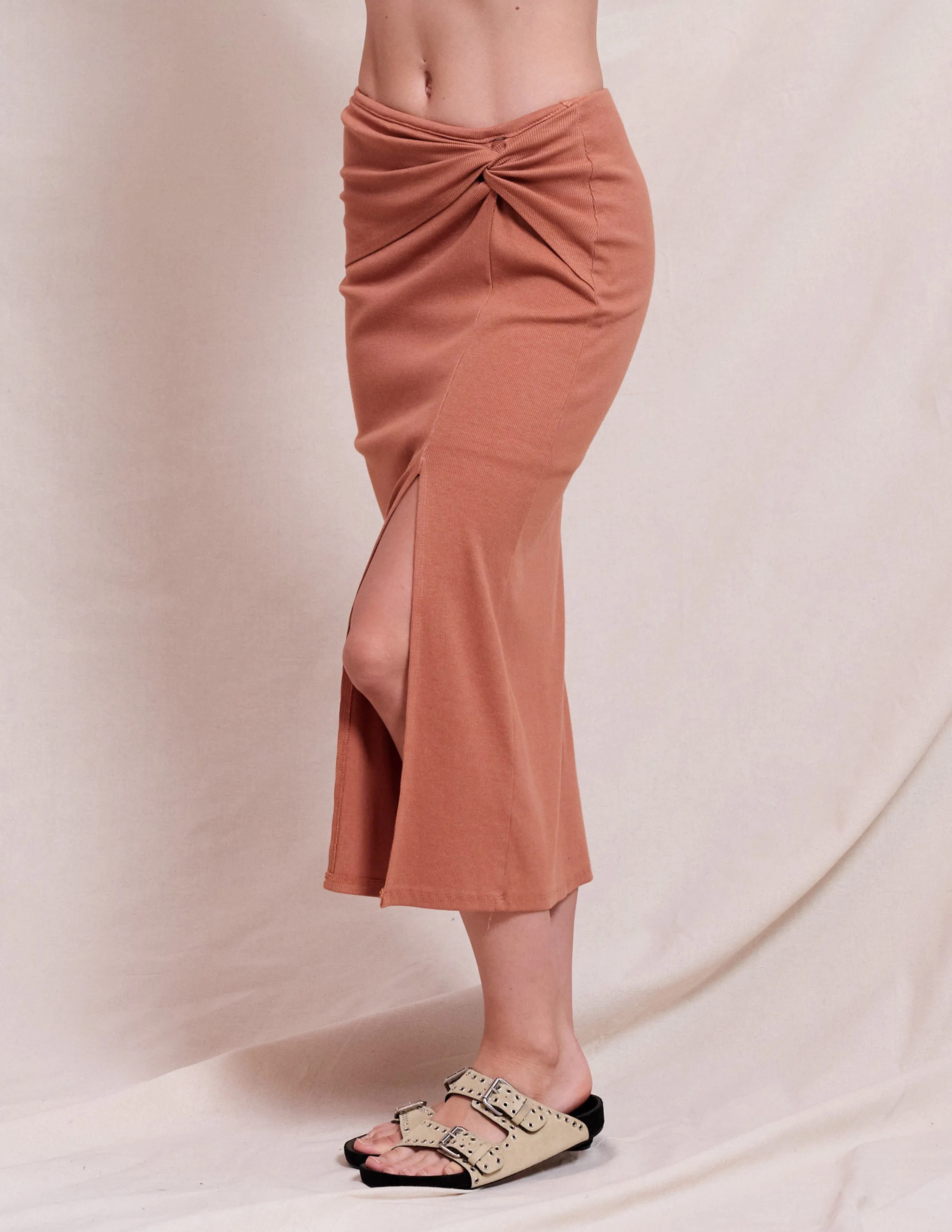 Sundry Front Twist Tee & Side Twist Skirt Set in Vintage Rust