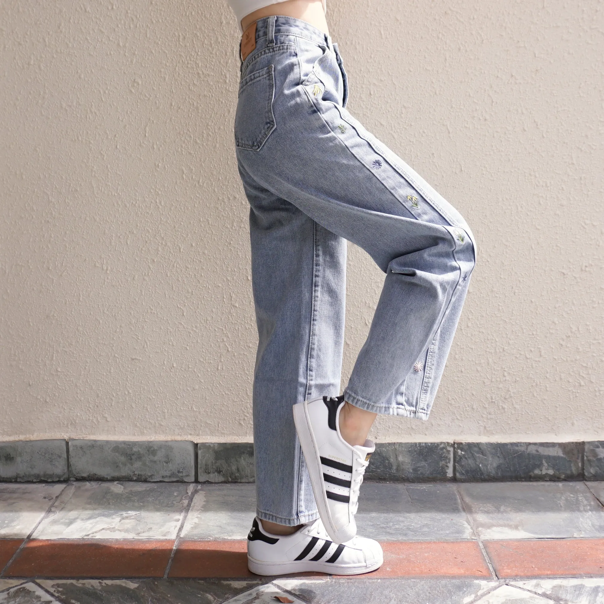 Wildflower Mom Jeans (Light Blue)