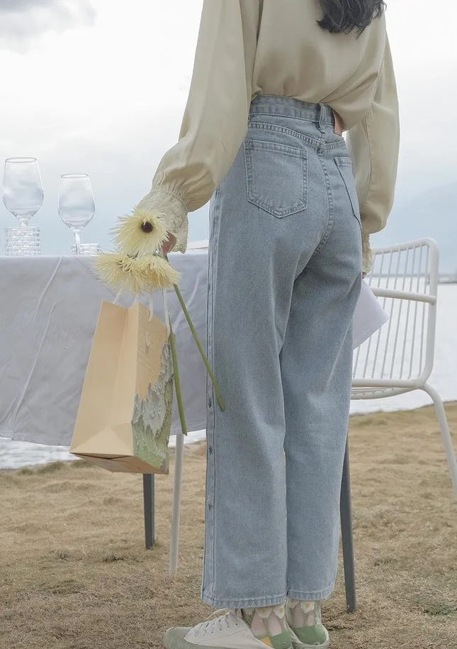Wildflower Mom Jeans (Light Blue)