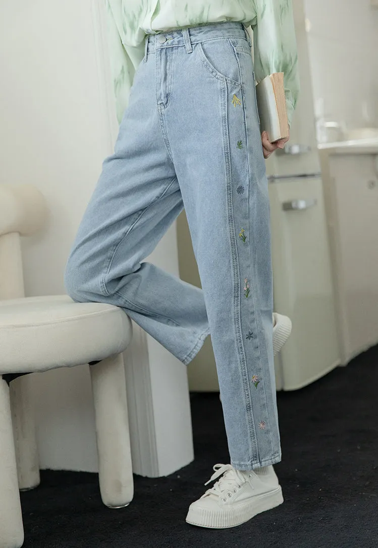 Wildflower Mom Jeans (Light Blue)