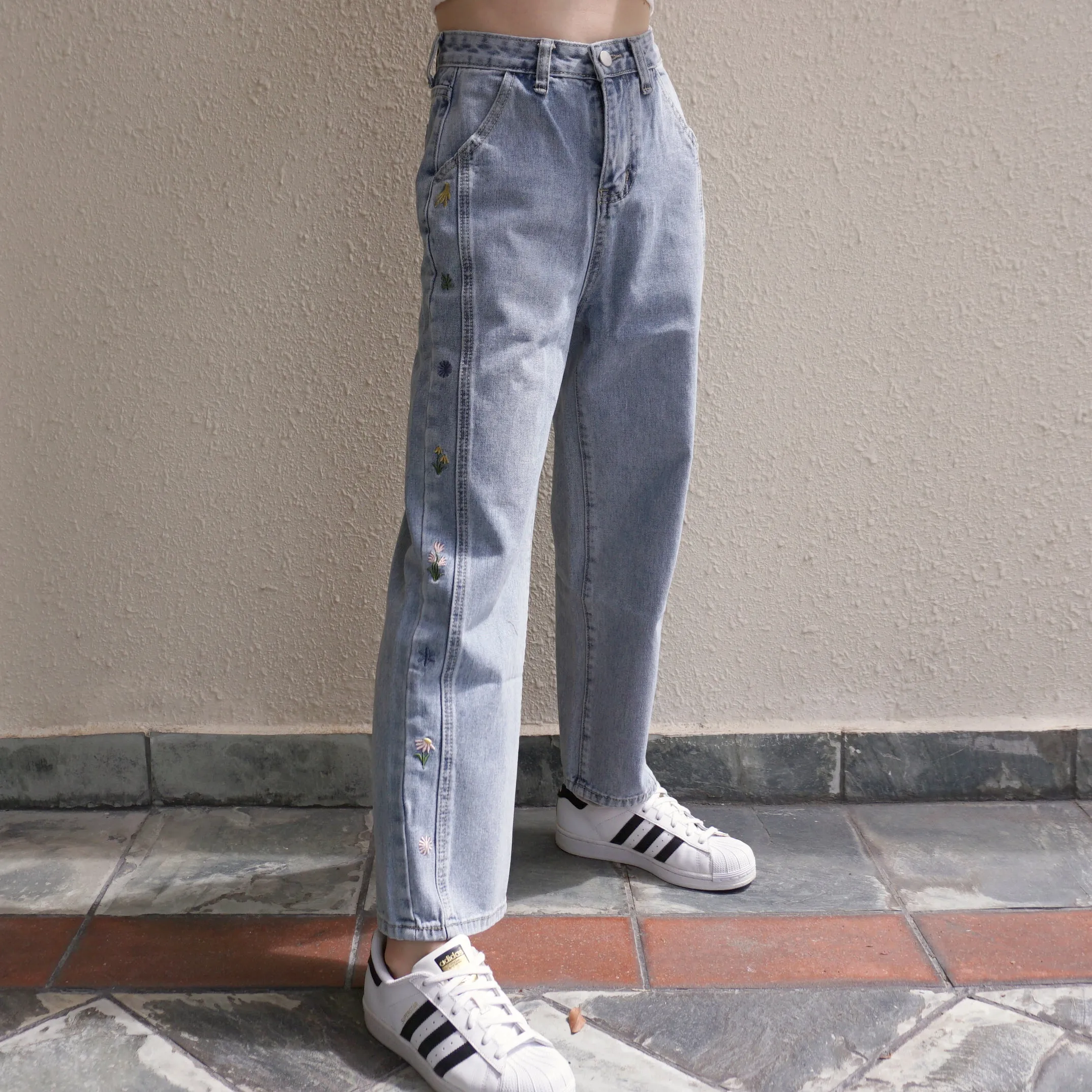 Wildflower Mom Jeans (Light Blue)