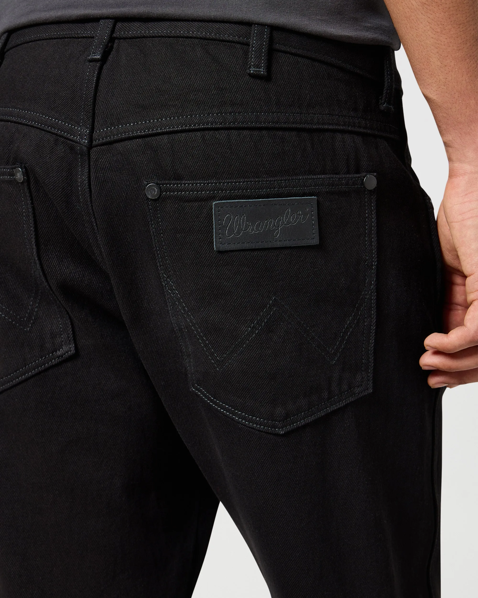 Wrangler Frontier Relaxed Straight Mens Jeans - Jet Wash